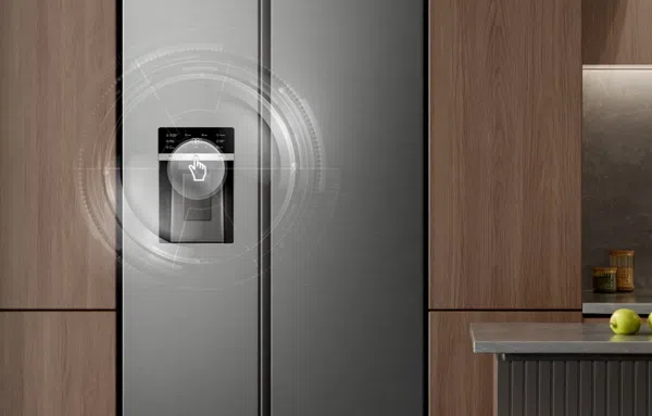 Refrigerador con máquina de hielo TCL C575SBIM con control electrónico