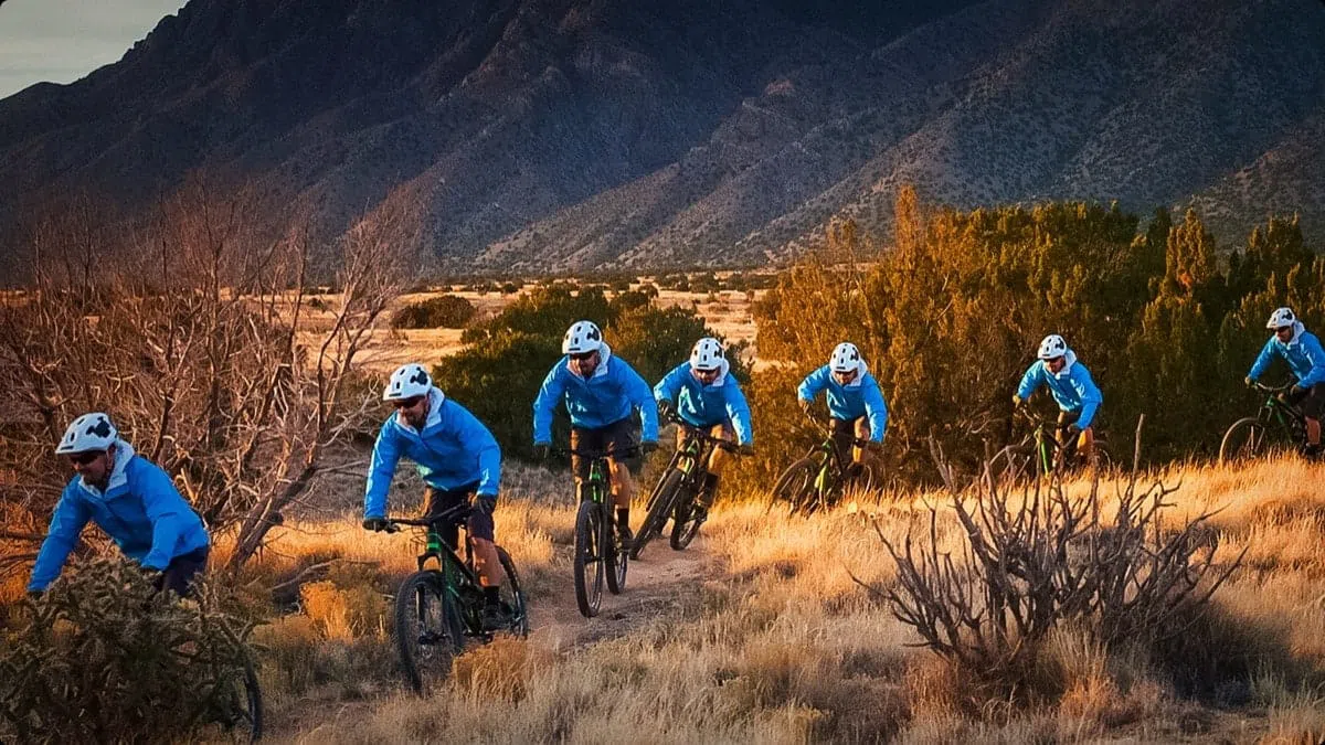 טלוויזיה חכמה C855 Premium QD-Mini LED מבית TCL