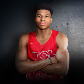 TCL annonce un partenariat international avec le joueur de basket professionnel Giannis Antetokounmpo, élu meilleur joueur de NBA en 2019