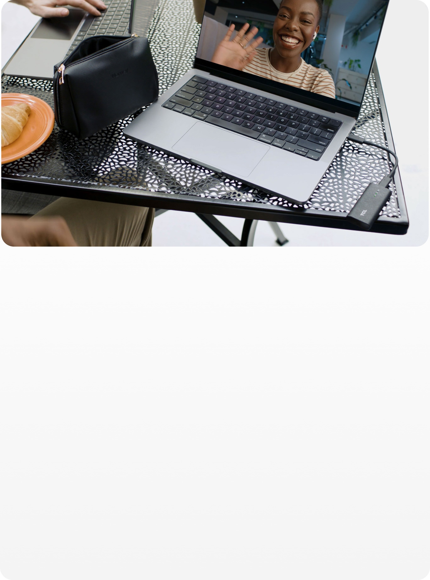 TCL LINKPORT IK511 Seamless On-the-Go Connectivity