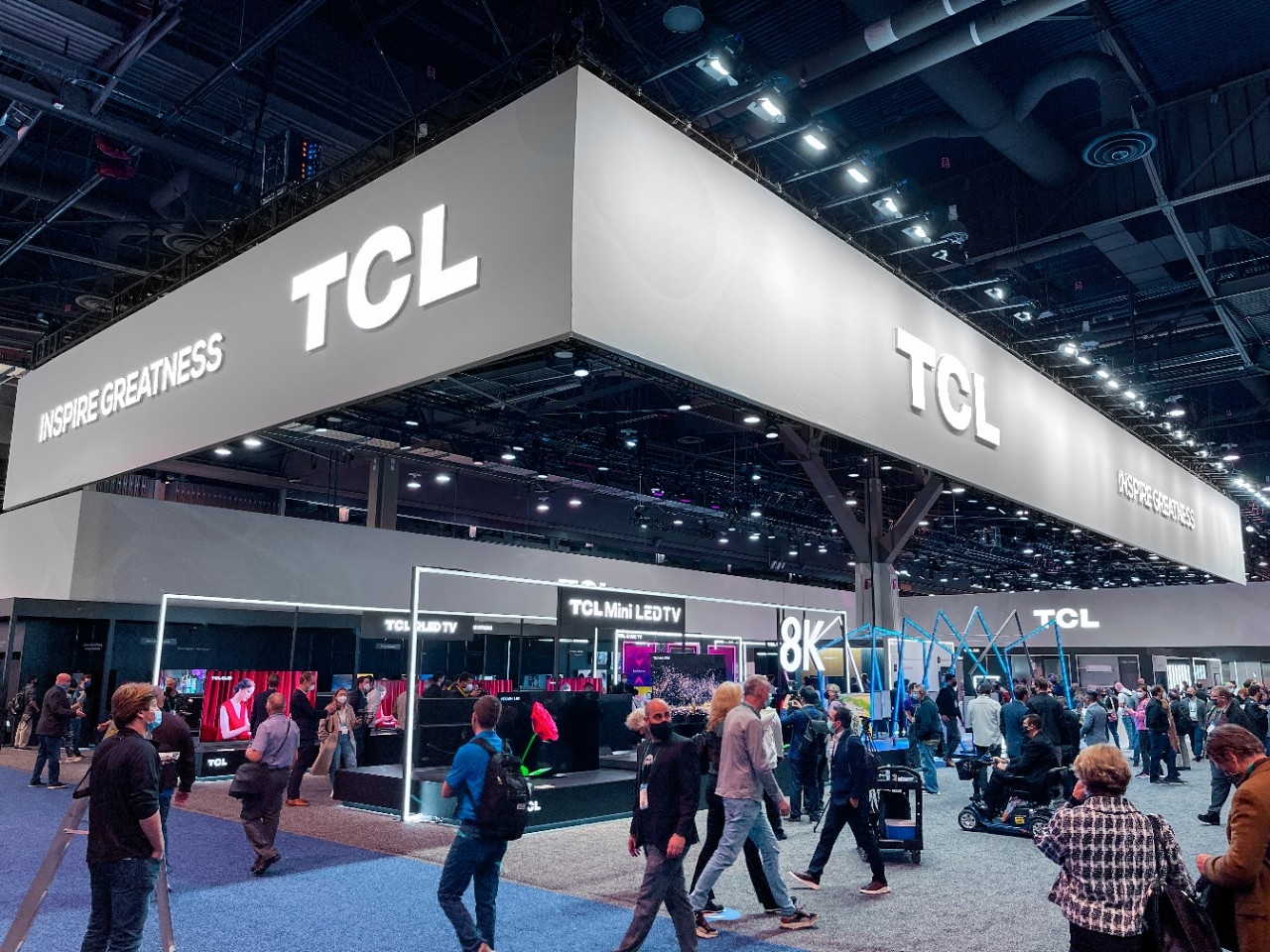 TCL annuncia al CES 2022 il più sottile TV Mini LED 8K da 85 pollici