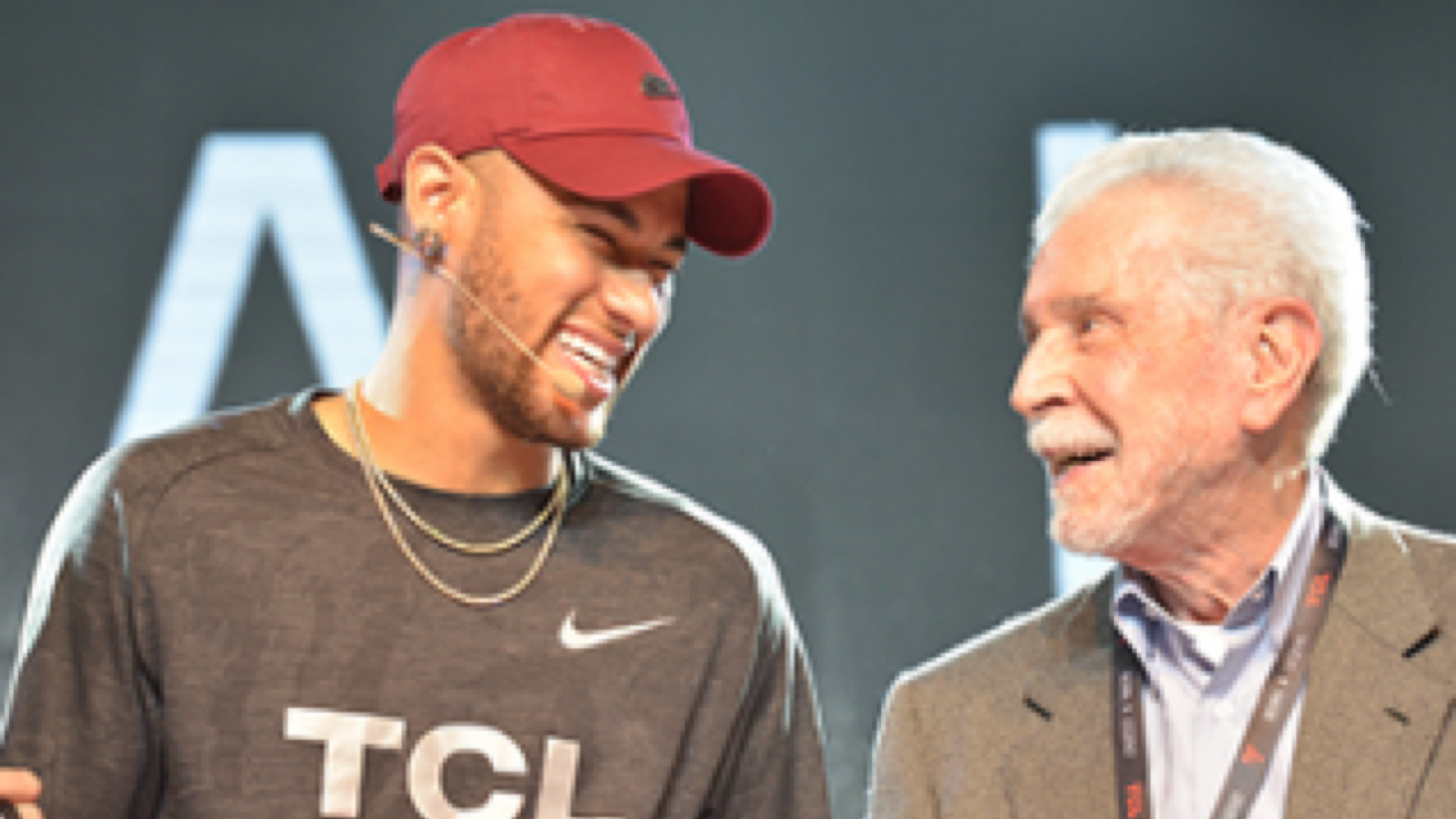 Неймар - официальный амбассадор TCL